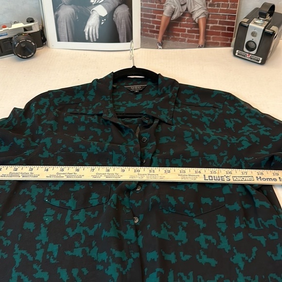 Guess sheer button down blouse. - Picture 5 of 10